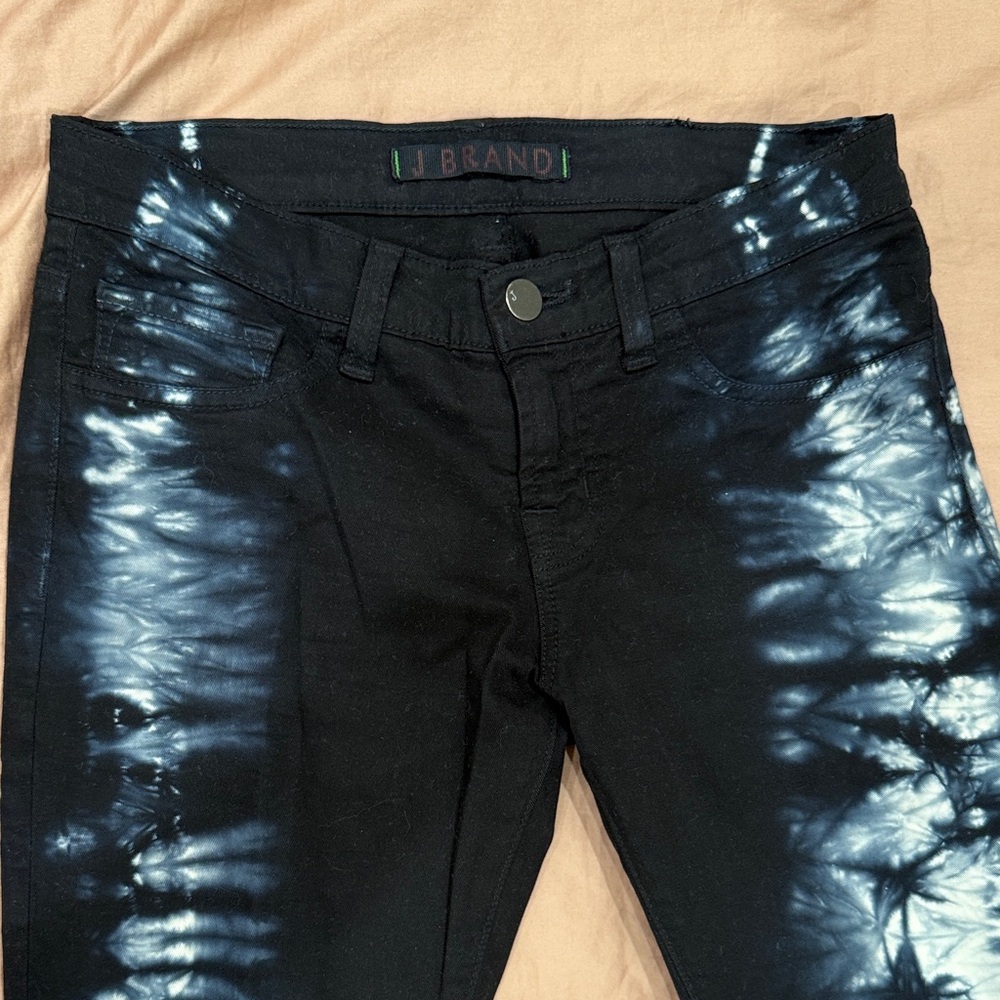 J Brand Tie-Dye Black and White Jeans - Picture 4 of 5